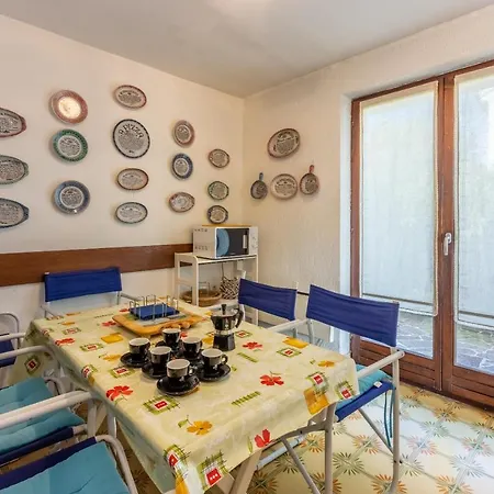 Vila Olive Tree بيت للعطل *