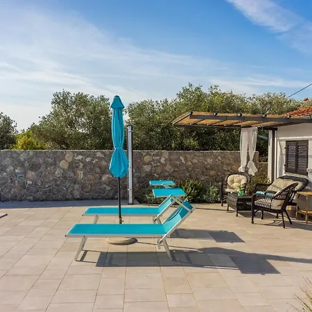 Vila Olive Tree بيت للعطل *